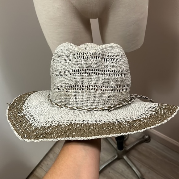 AMERICAN Eagle Outfitters 100% Paper Hat - Picture 7 of 15